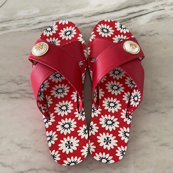 Tory Burch red slide on sandals with brooch - Picture 3 of 7